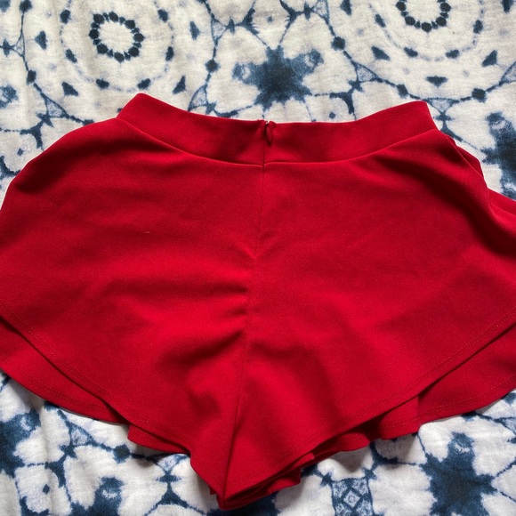 red FOREVER 21 flare shorts - Picture 2 of 3